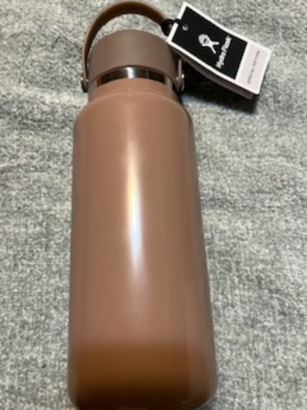 NWT Mocha Brown Special Edition Hydro Flask (water bottle/thermos) 32. oz.